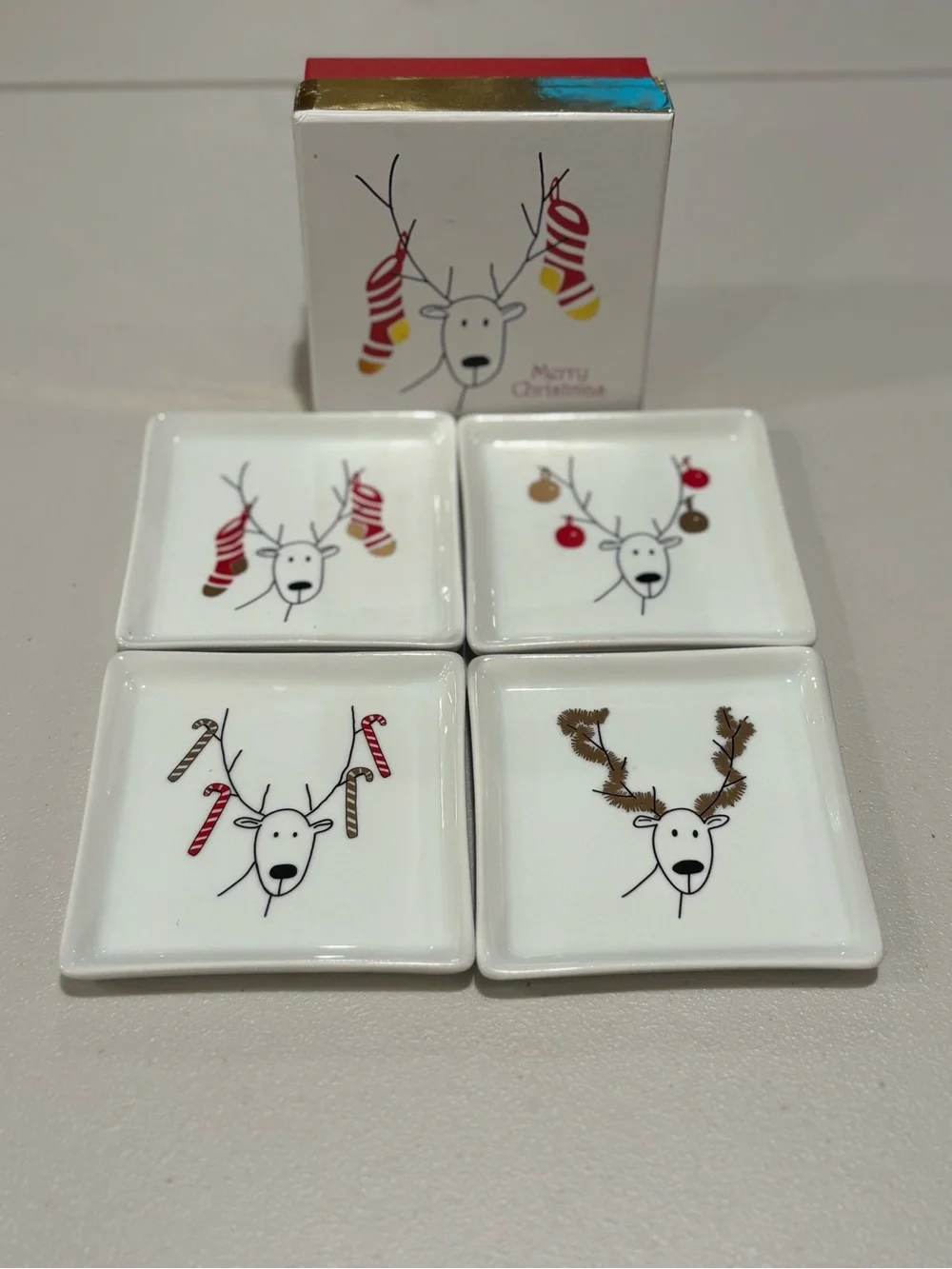 Holiday Reindeer Porcelain Costers- White (Set of 4)